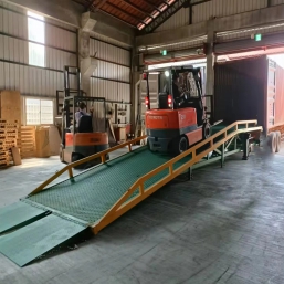 移(yí)動登車橋